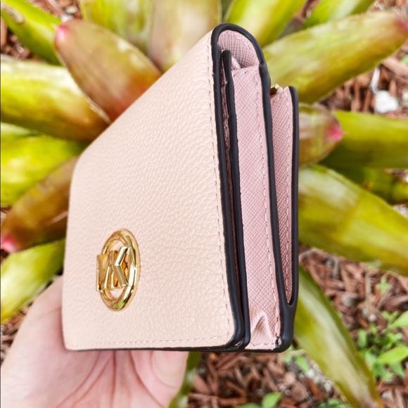 Gaby’sBags👜💕- NWT Michael Kors Wallet Pink - Picture 2 of 6